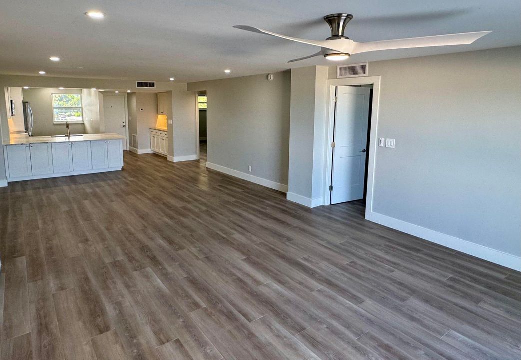 For Sale: $795,000 (2 beds, 2 baths, 1310 Square Feet)