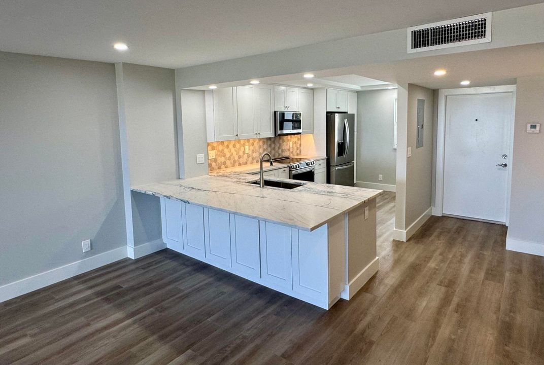 For Sale: $795,000 (2 beds, 2 baths, 1310 Square Feet)