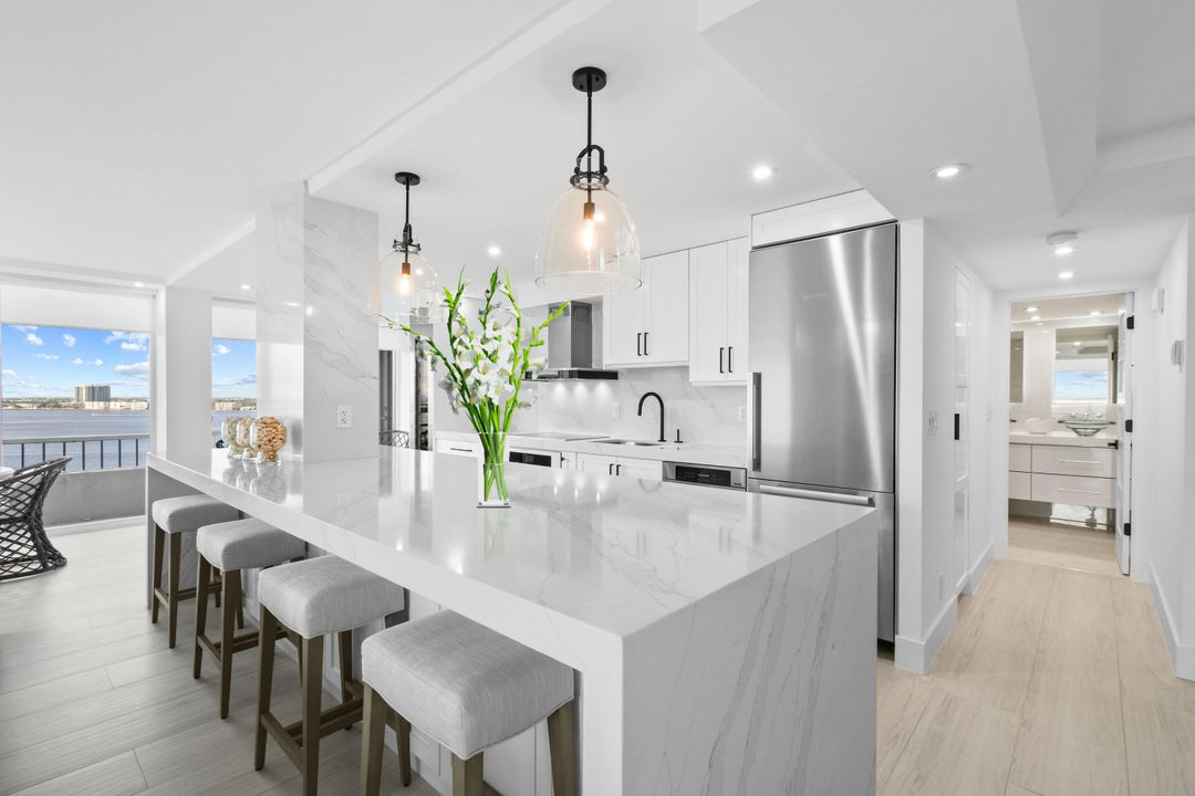 For Sale: $1,423,000 (2 beds, 2 baths, 1435 Square Feet)