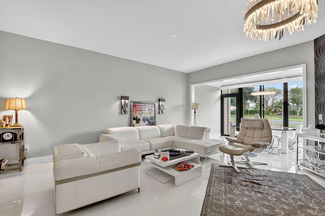 Недавно продано: $438,000 (2 спален, 2 ванн, 1447 Квадратных фут)