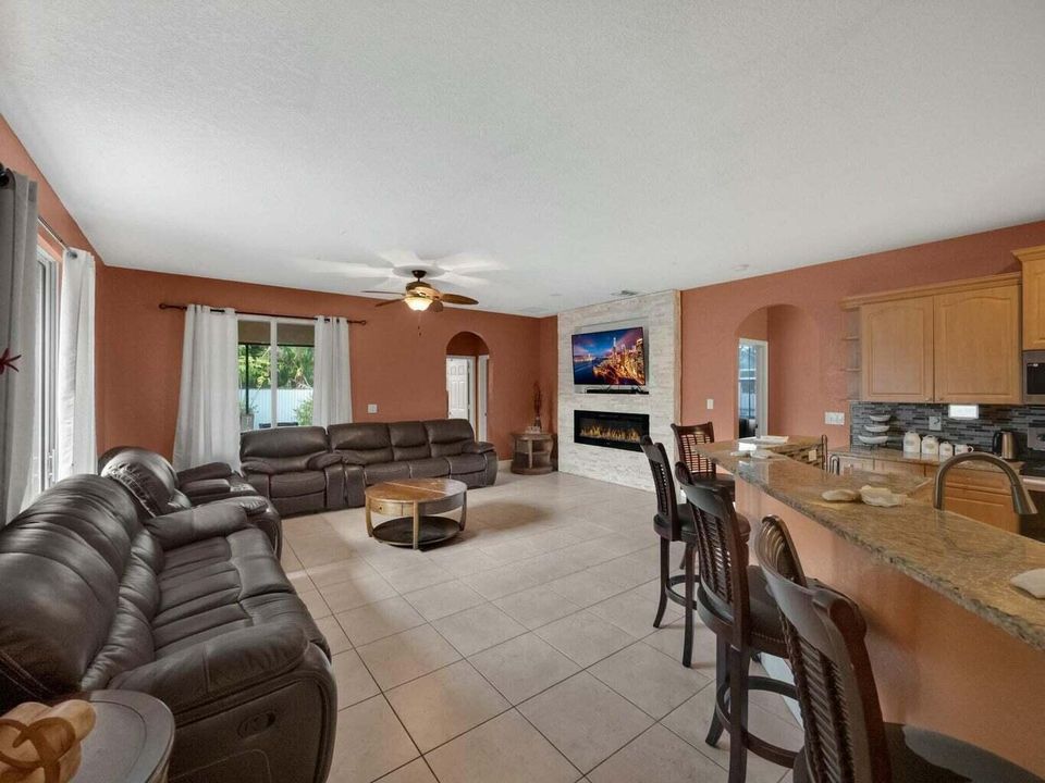 待售: $479,900 (4 贝兹, 3 浴室, 2415 平方英尺)