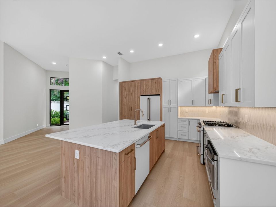 For Sale: $1,350,000 (3 beds, 2 baths, 1677 Square Feet)