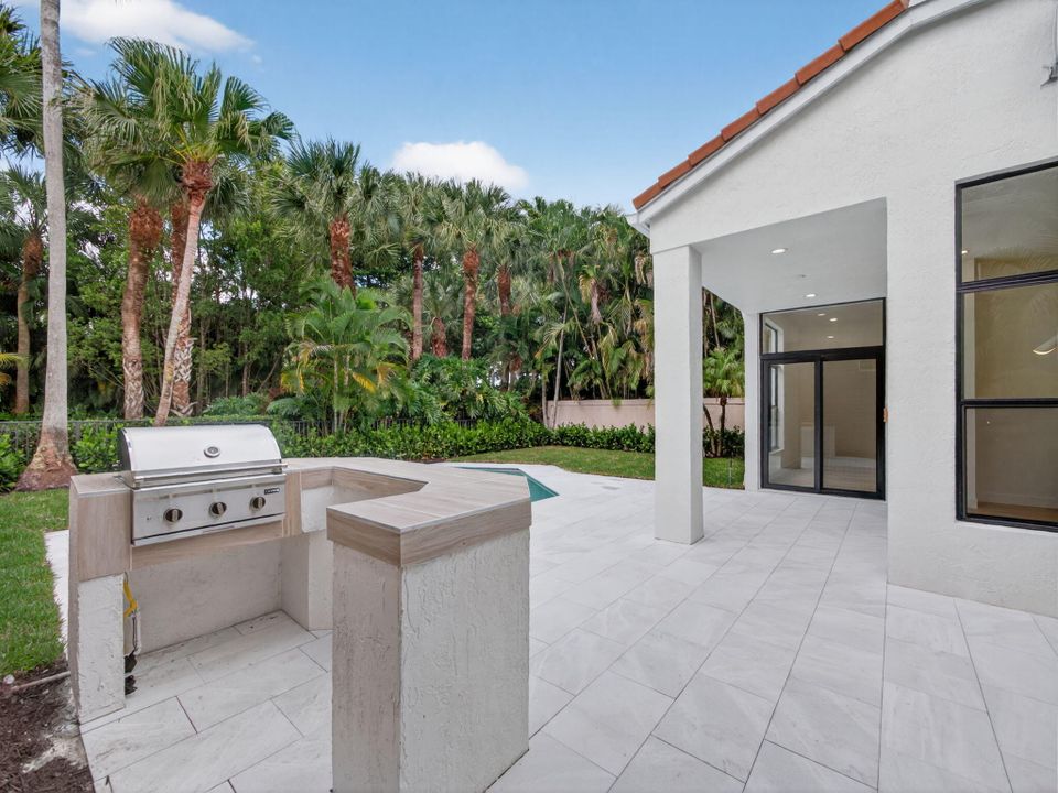 For Sale: $1,350,000 (3 beds, 2 baths, 1677 Square Feet)