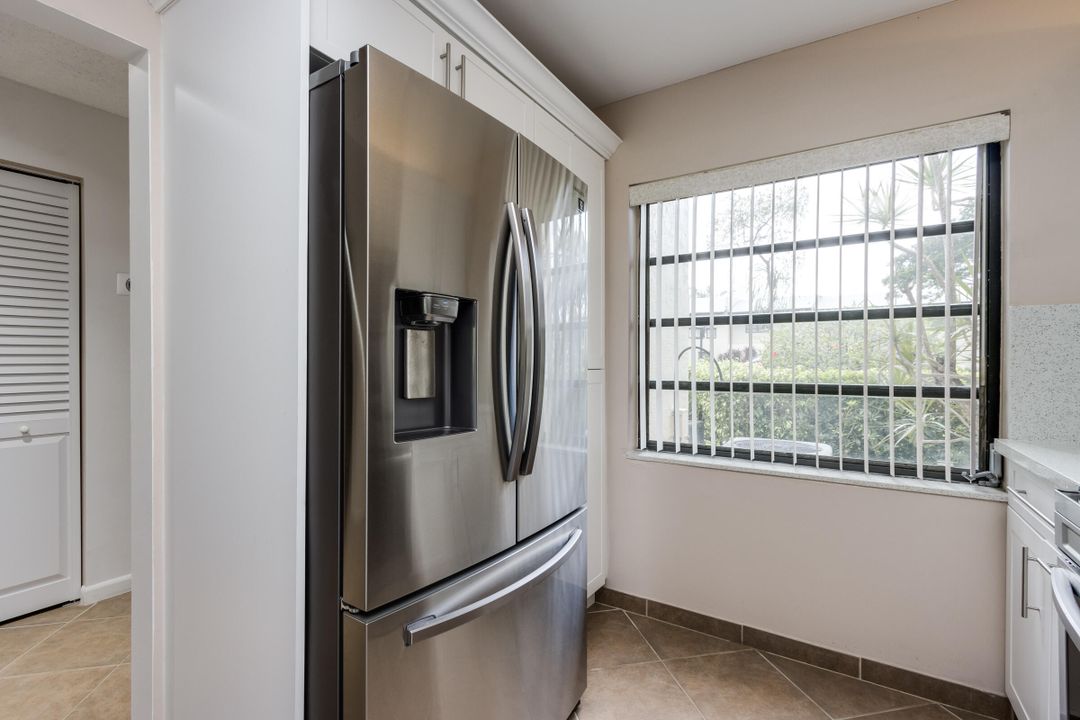 For Rent: $2,700 (2 beds, 2 baths, 1216 Square Feet)