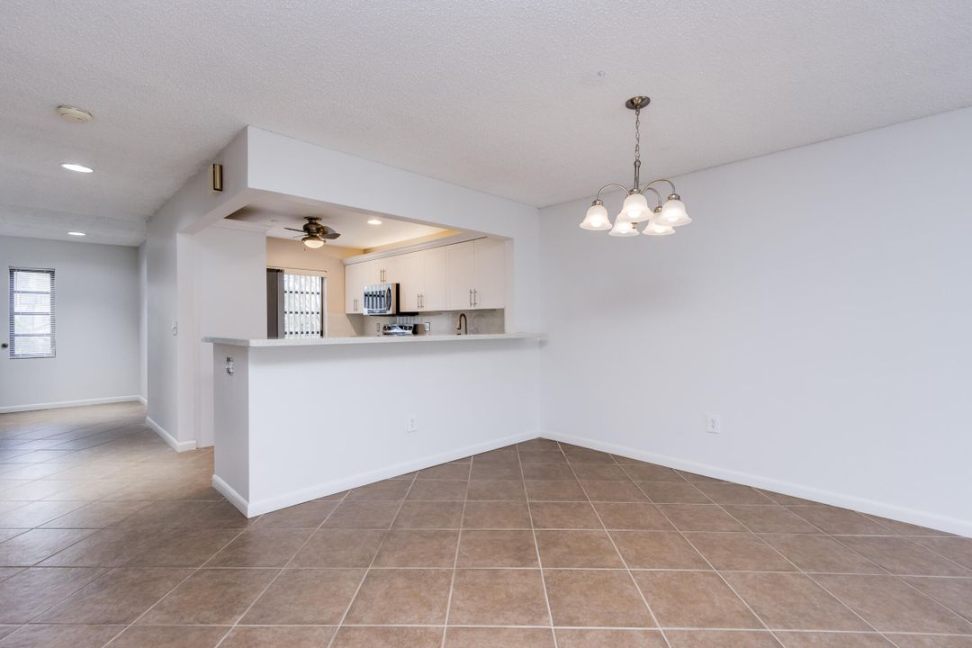For Rent: $2,700 (2 beds, 2 baths, 1216 Square Feet)