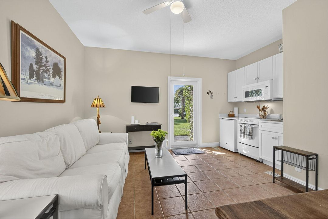 For Rent: $2,500 (1 beds, 1 baths, 500 Square Feet)