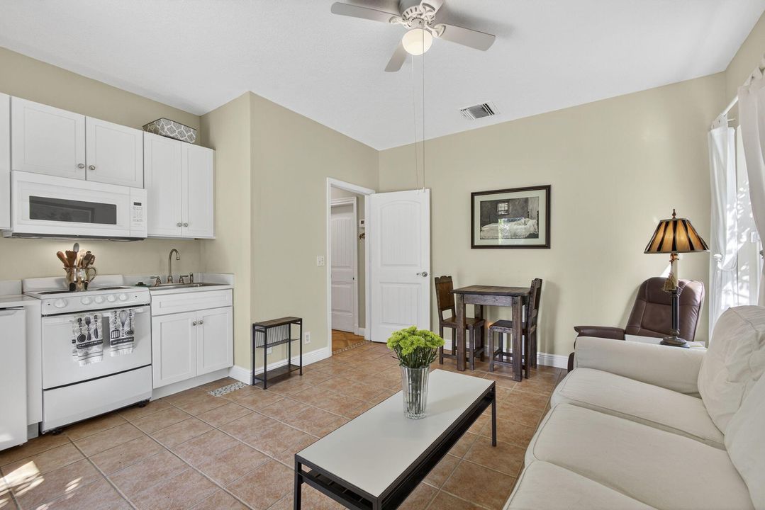 For Rent: $2,500 (1 beds, 1 baths, 500 Square Feet)