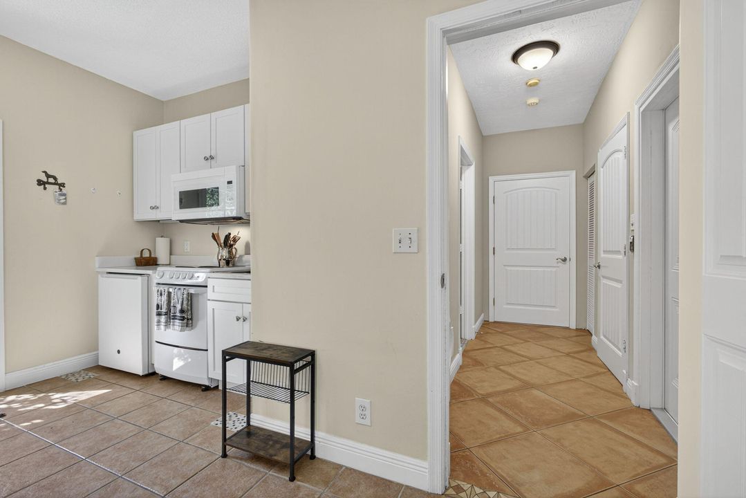 For Rent: $2,500 (1 beds, 1 baths, 500 Square Feet)