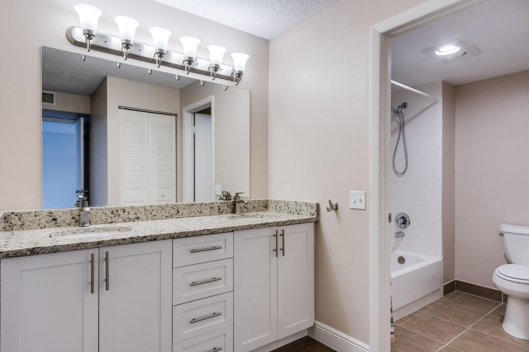 For Rent: $2,700 (2 beds, 2 baths, 1216 Square Feet)