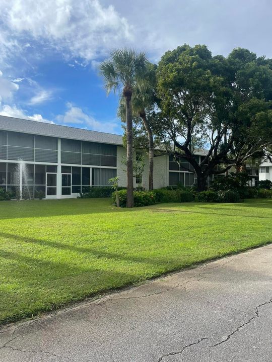 На продажу: $288,000 (2 спален, 2 ванн, 886 Квадратных фут)