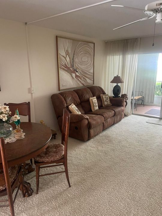 На продажу: $288,000 (2 спален, 2 ванн, 886 Квадратных фут)