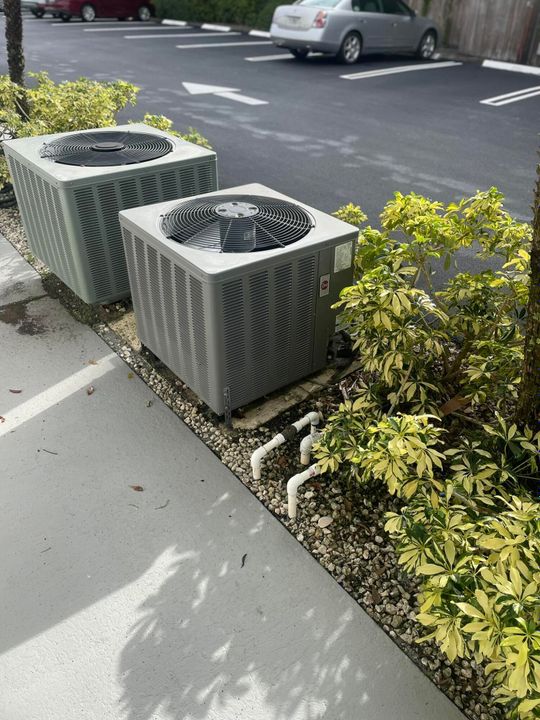 На продажу: $288,000 (2 спален, 2 ванн, 886 Квадратных фут)