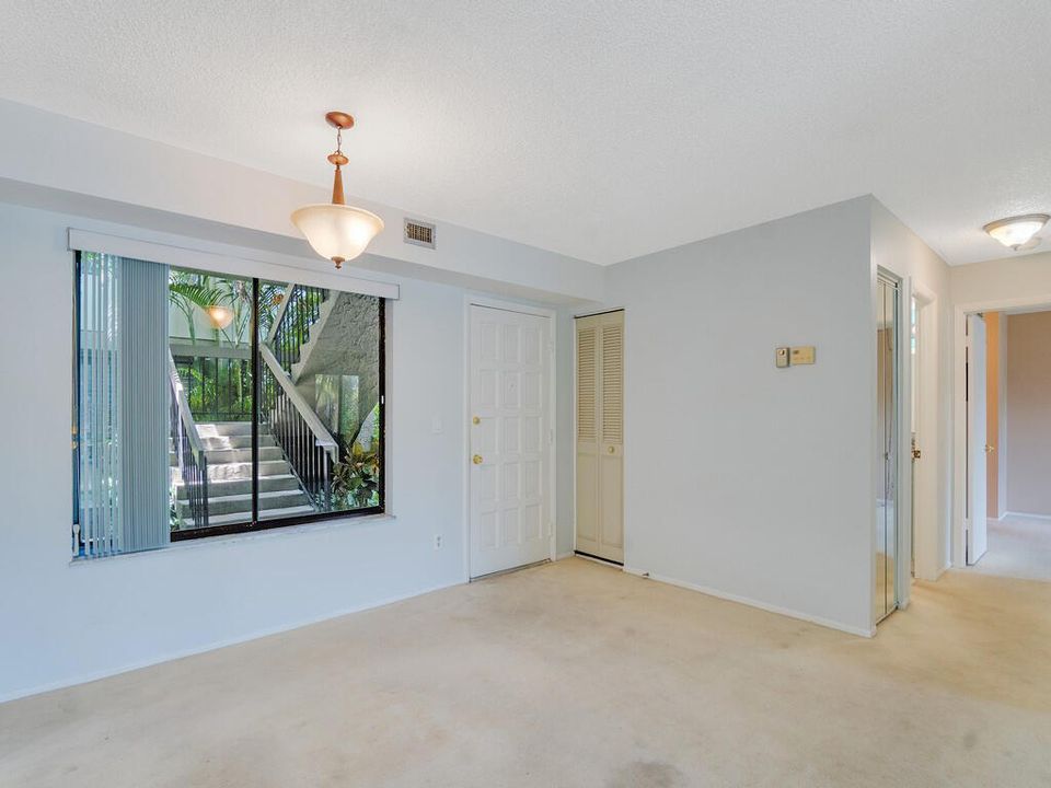 待售: $159,500 (2 贝兹, 2 浴室, 1027 平方英尺)