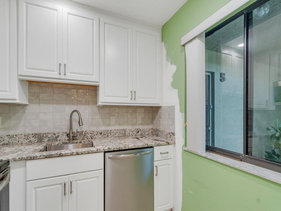 待售: $159,500 (2 贝兹, 2 浴室, 1027 平方英尺)