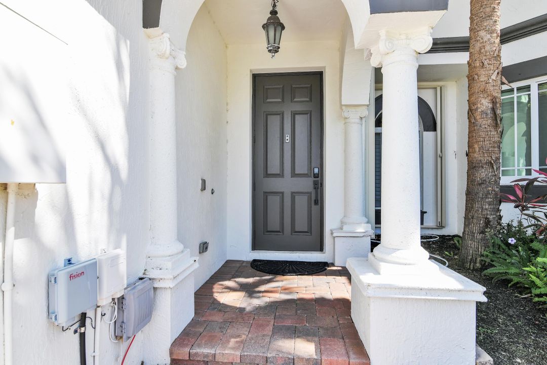 Active With Contract: $3,600 (3 beds, 2 baths, 1696 Square Feet)