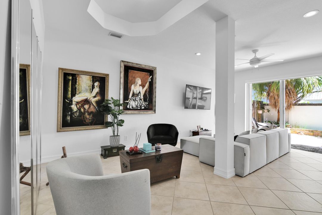 Active With Contract: $3,600 (3 beds, 2 baths, 1696 Square Feet)