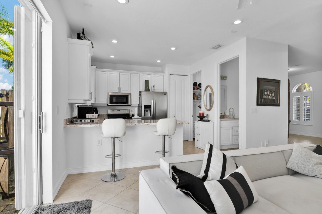 Active With Contract: $3,600 (3 beds, 2 baths, 1696 Square Feet)