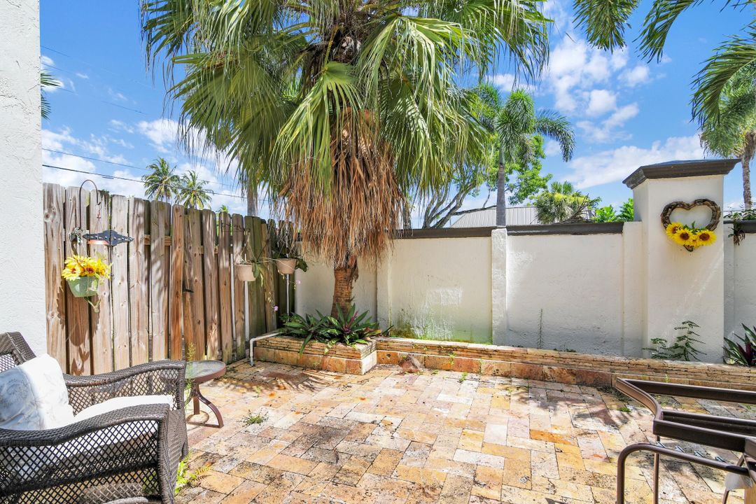 Active With Contract: $3,600 (3 beds, 2 baths, 1696 Square Feet)