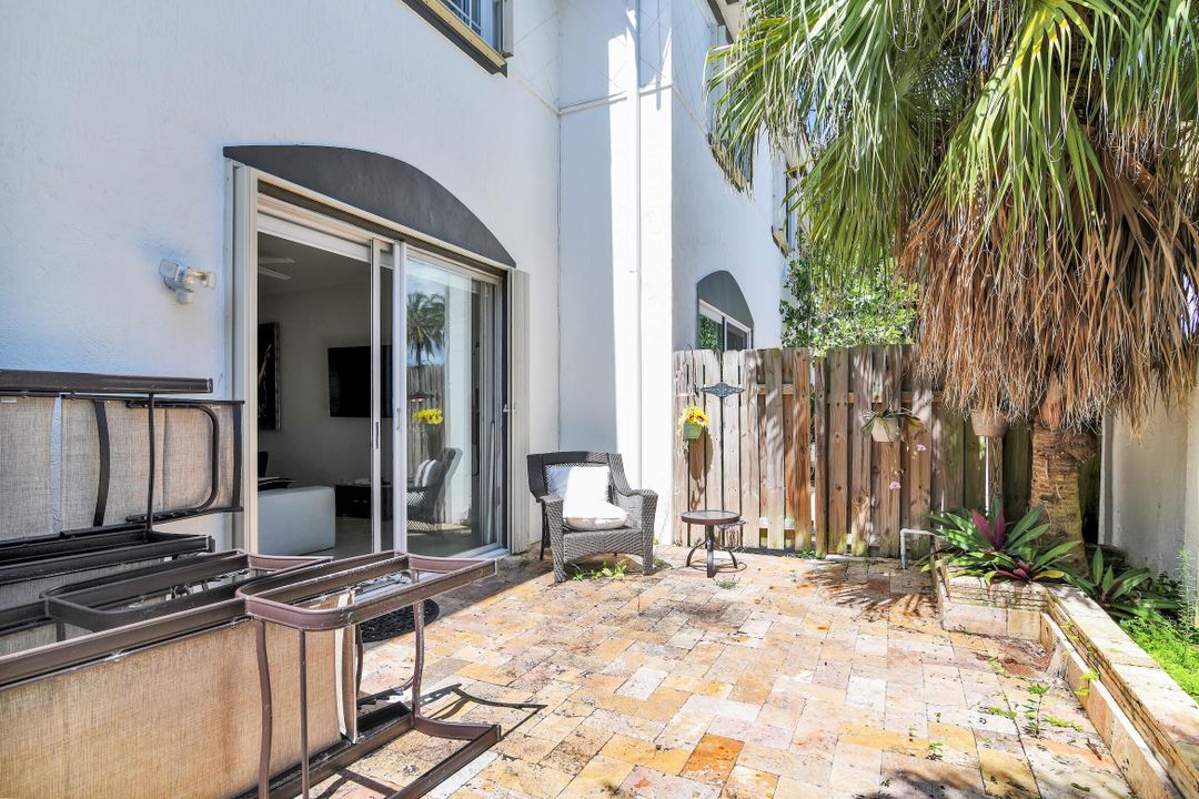 Active With Contract: $3,600 (3 beds, 2 baths, 1696 Square Feet)