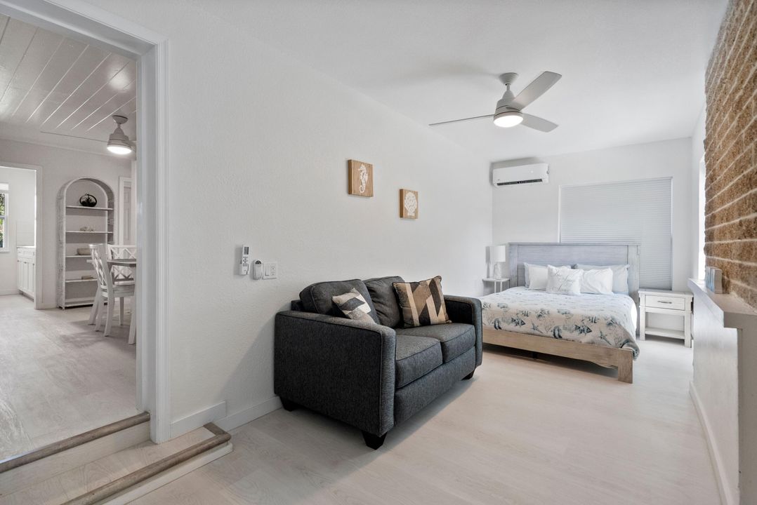 For Rent: $2,350 (2 beds, 1 baths, 780 Square Feet)