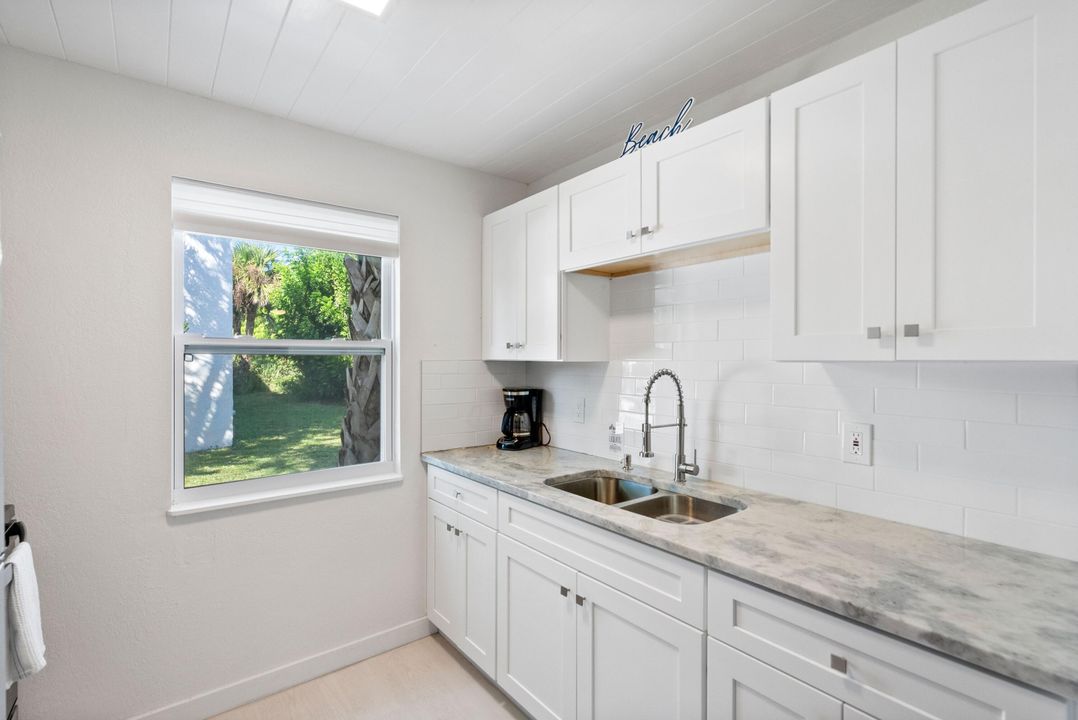 For Rent: $2,350 (2 beds, 1 baths, 780 Square Feet)