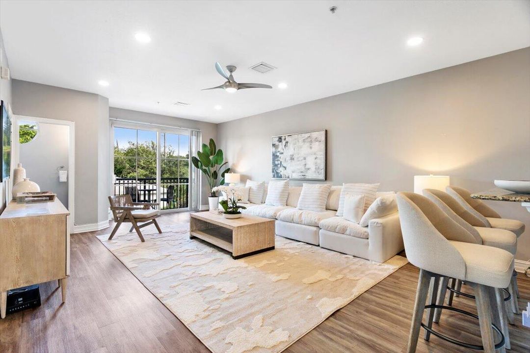 En Venta: $765,000 (3 camas, 3 baños, 1820 Pies cuadrados)