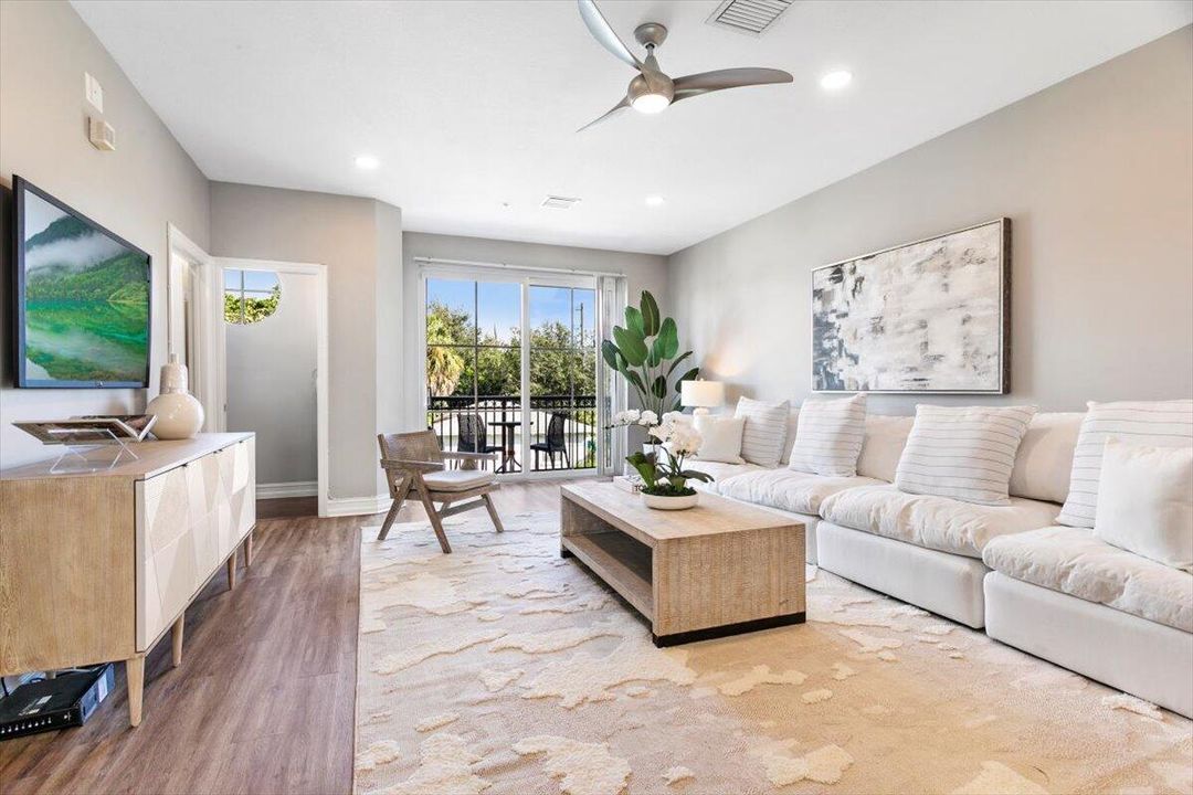 En Venta: $765,000 (3 camas, 3 baños, 1820 Pies cuadrados)