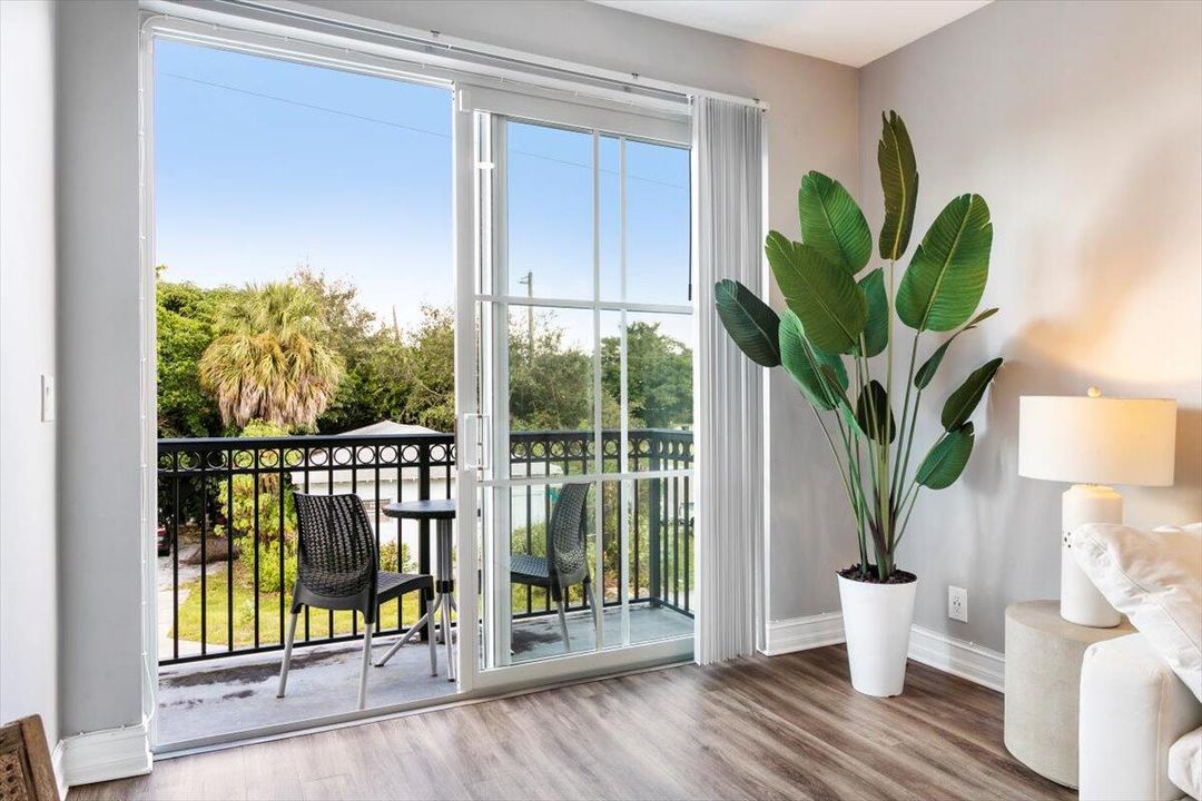 En Venta: $765,000 (3 camas, 3 baños, 1820 Pies cuadrados)