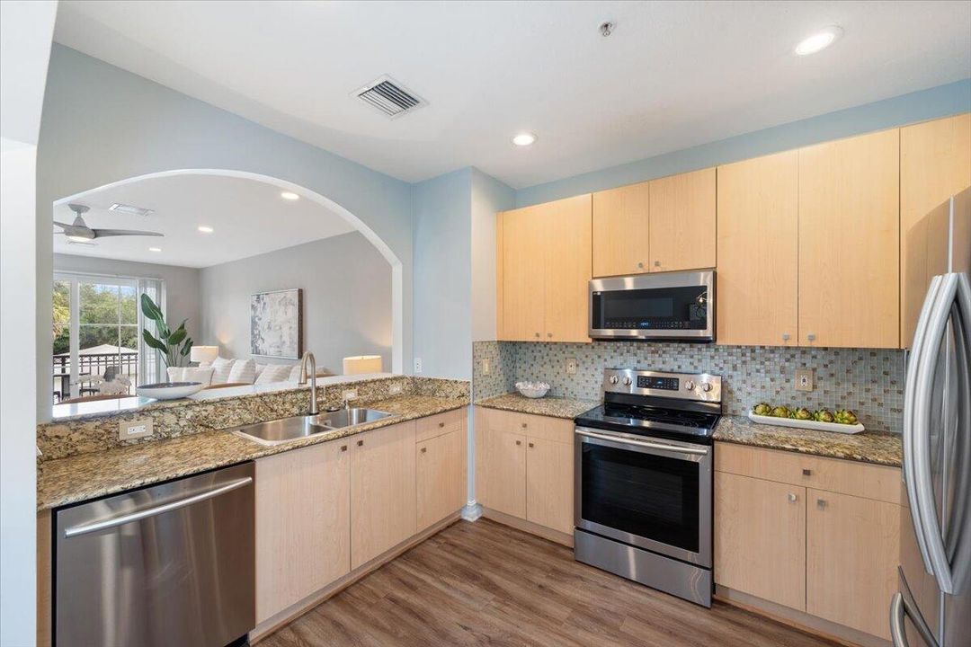 En Venta: $765,000 (3 camas, 3 baños, 1820 Pies cuadrados)