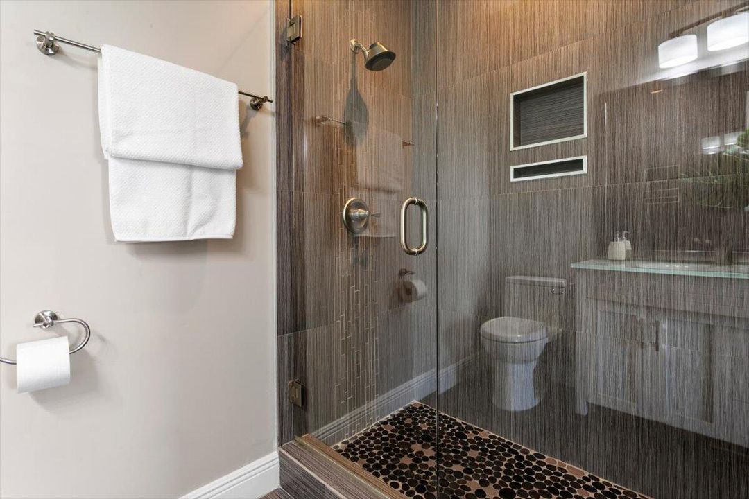 En Venta: $765,000 (3 camas, 3 baños, 1820 Pies cuadrados)