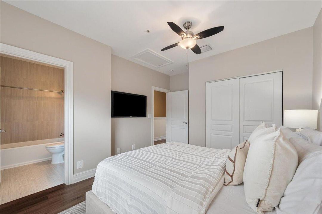 En Venta: $765,000 (3 camas, 3 baños, 1820 Pies cuadrados)