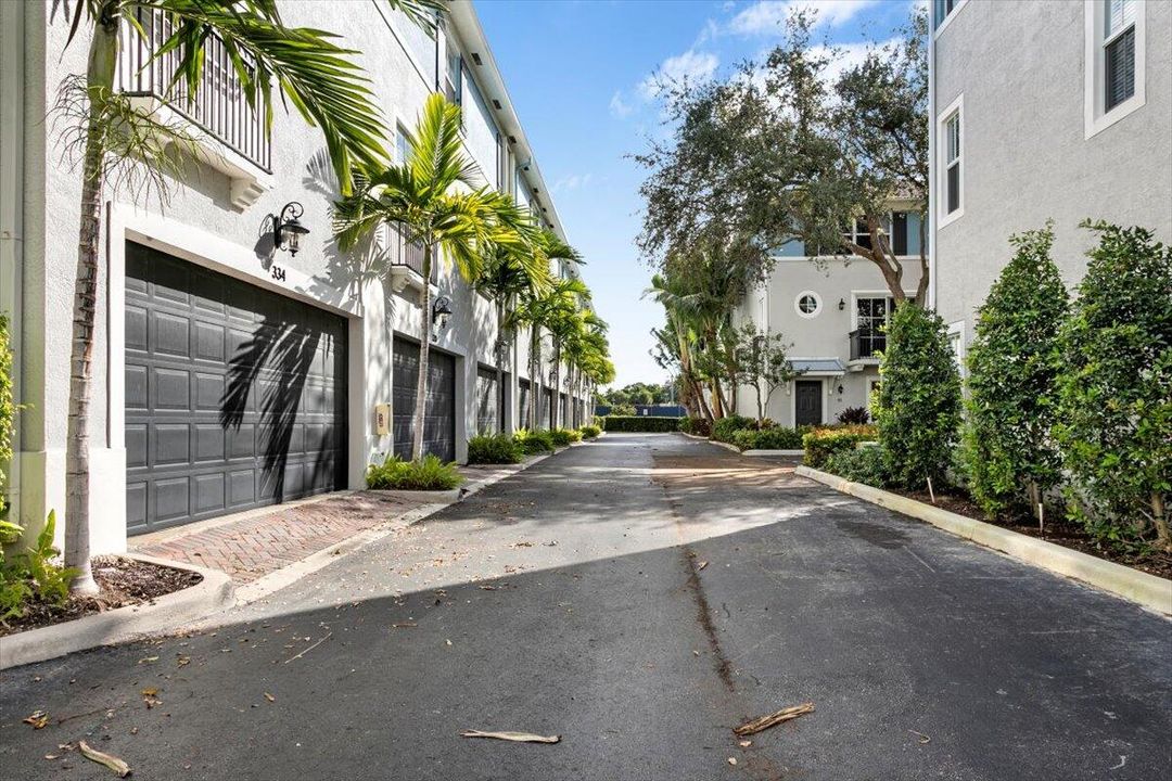 En Venta: $765,000 (3 camas, 3 baños, 1820 Pies cuadrados)