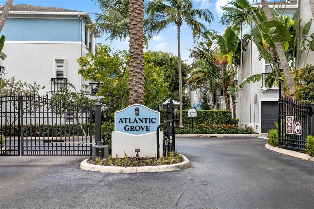 En Venta: $765,000 (3 camas, 3 baños, 1820 Pies cuadrados)