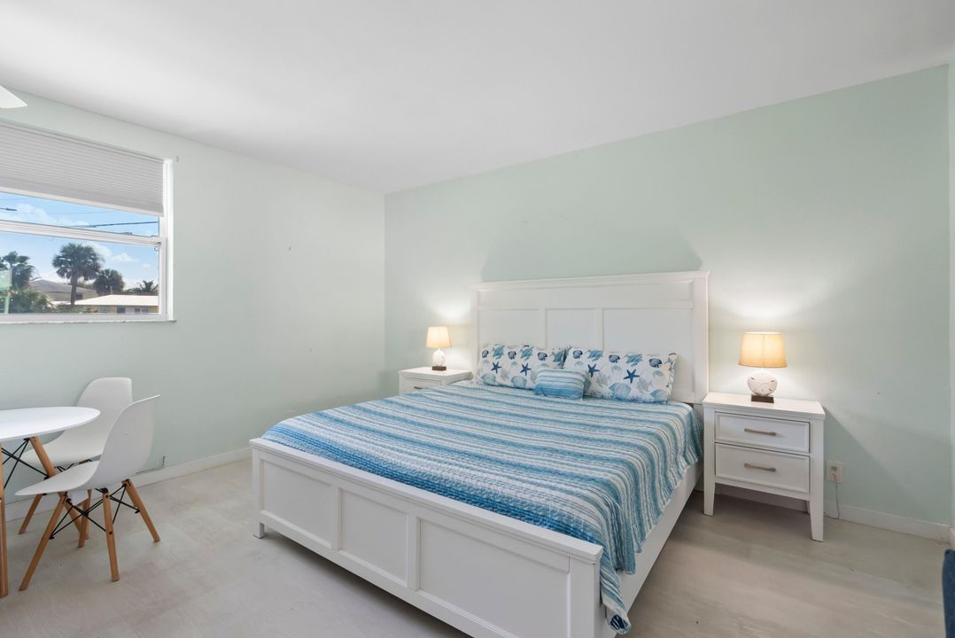 For Rent: $1,950 (0 beds, 1 baths, 330 Square Feet)