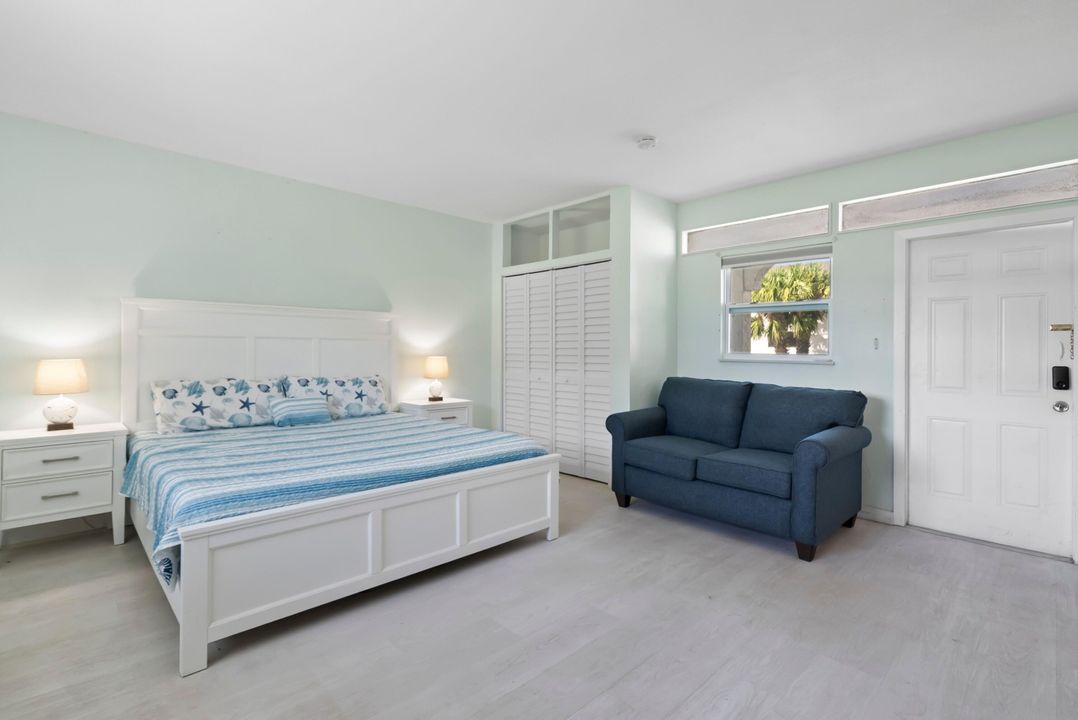 For Rent: $1,950 (0 beds, 1 baths, 330 Square Feet)