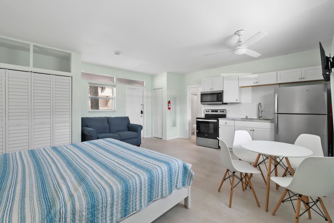 For Rent: $1,950 (0 beds, 1 baths, 330 Square Feet)