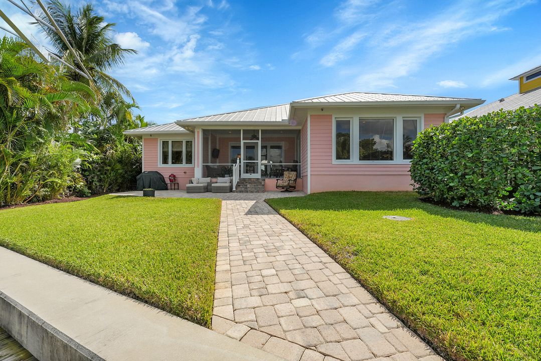 Activo con contrato: $1,099,000 (3 camas, 2 baños, 2420 Pies cuadrados)