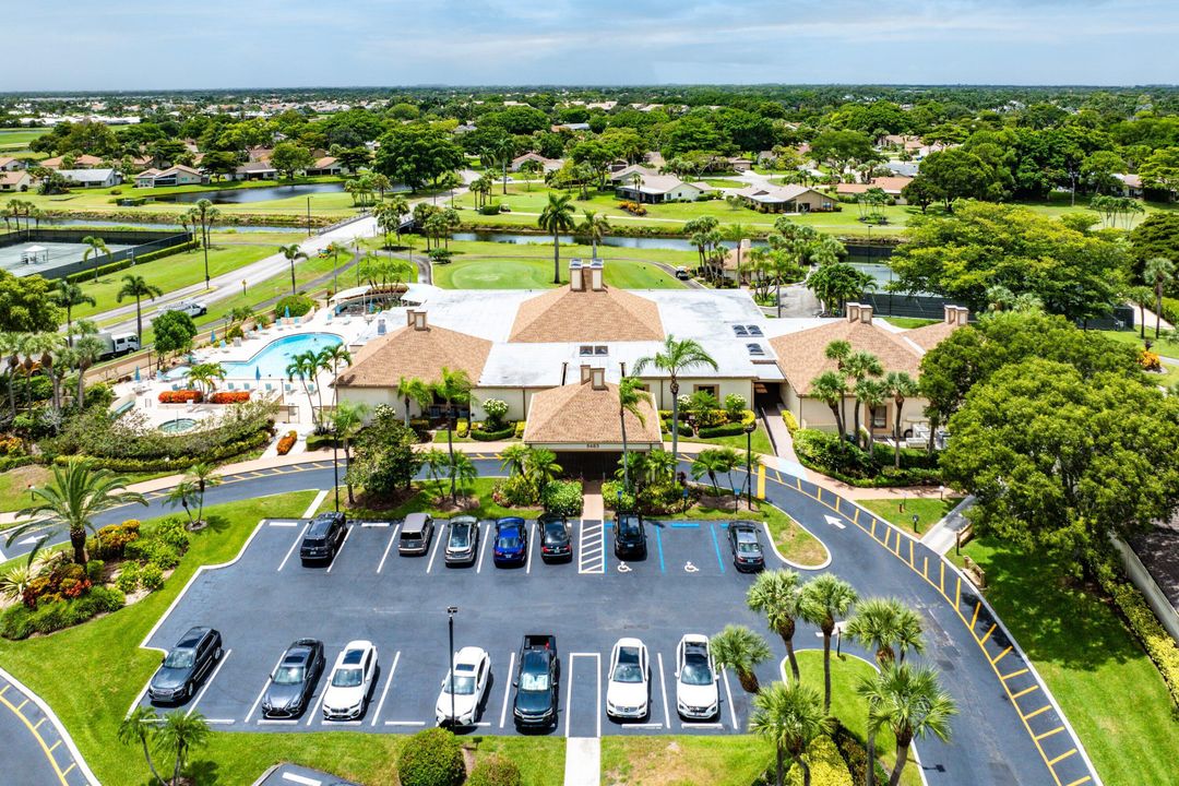 For Sale: $330,000 (2 beds, 2 baths, 1293 Square Feet)