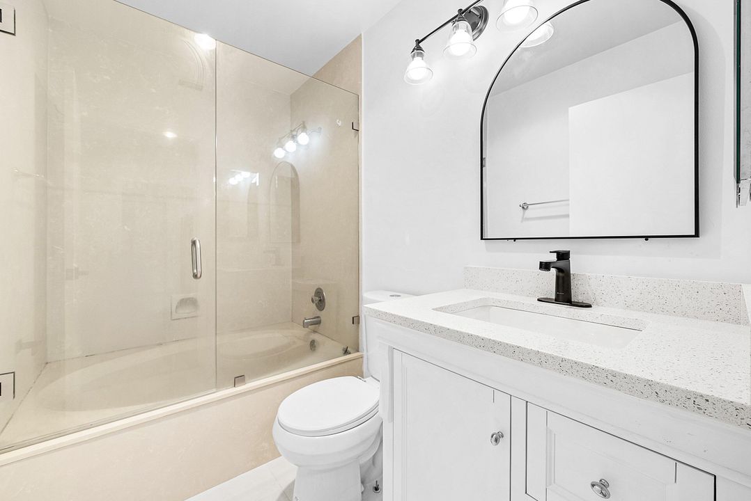 For Sale: $330,000 (2 beds, 2 baths, 1293 Square Feet)