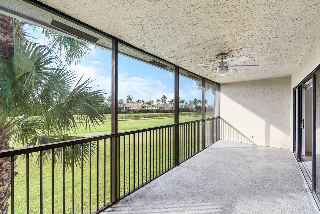 For Sale: $330,000 (2 beds, 2 baths, 1293 Square Feet)