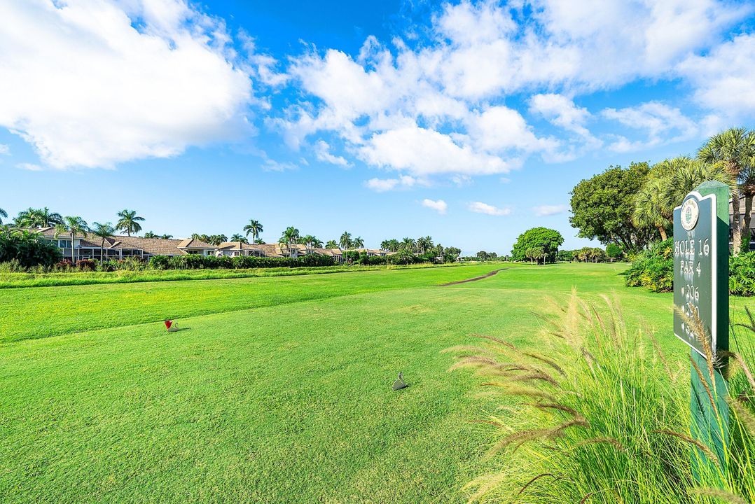 For Sale: $330,000 (2 beds, 2 baths, 1293 Square Feet)