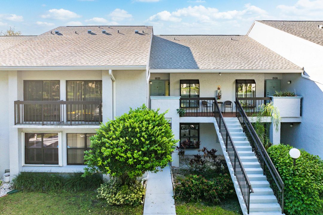 For Sale: $330,000 (2 beds, 2 baths, 1293 Square Feet)