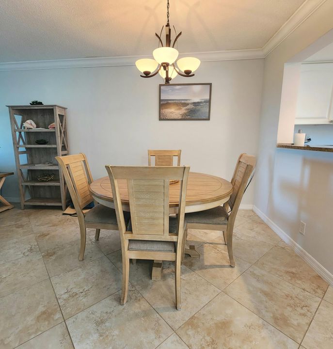 На продажу: $385,000 (2 спален, 2 ванн, 1078 Квадратных фут)