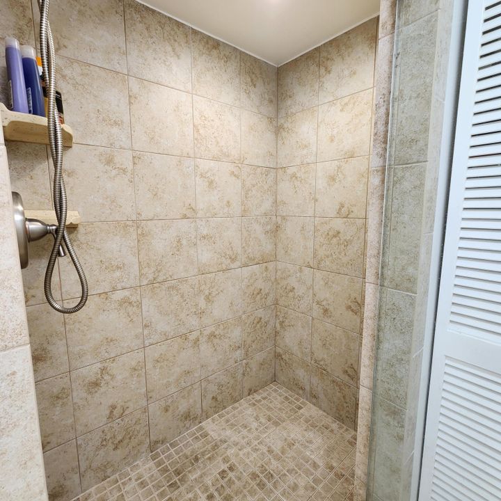 На продажу: $385,000 (2 спален, 2 ванн, 1078 Квадратных фут)