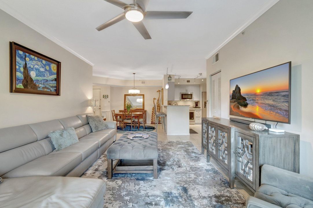 Active With Contract: $3,000 (2 beds, 2 baths, 1131 Square Feet)