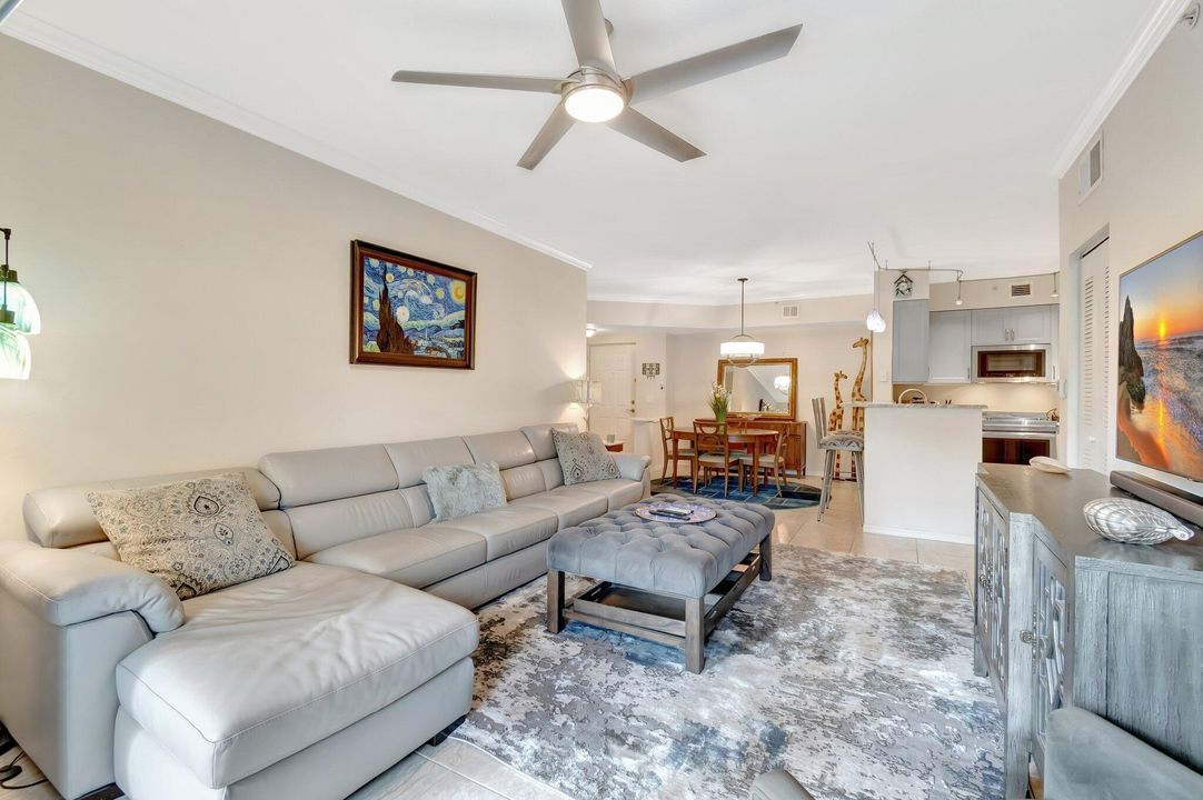 Active With Contract: $3,000 (2 beds, 2 baths, 1131 Square Feet)