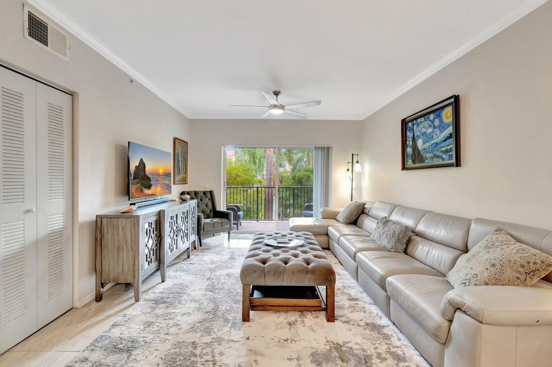 Active With Contract: $3,000 (2 beds, 2 baths, 1131 Square Feet)