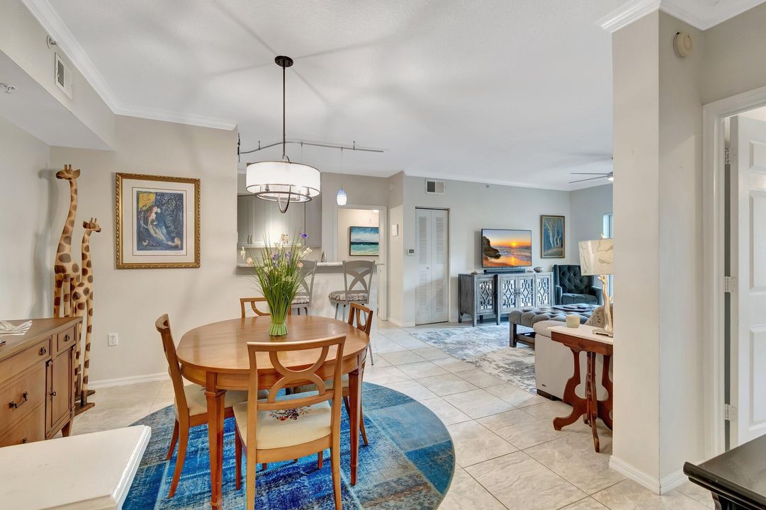 Active With Contract: $3,000 (2 beds, 2 baths, 1131 Square Feet)