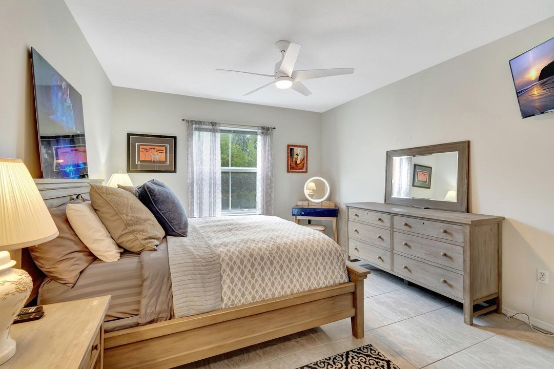 Active With Contract: $3,000 (2 beds, 2 baths, 1131 Square Feet)