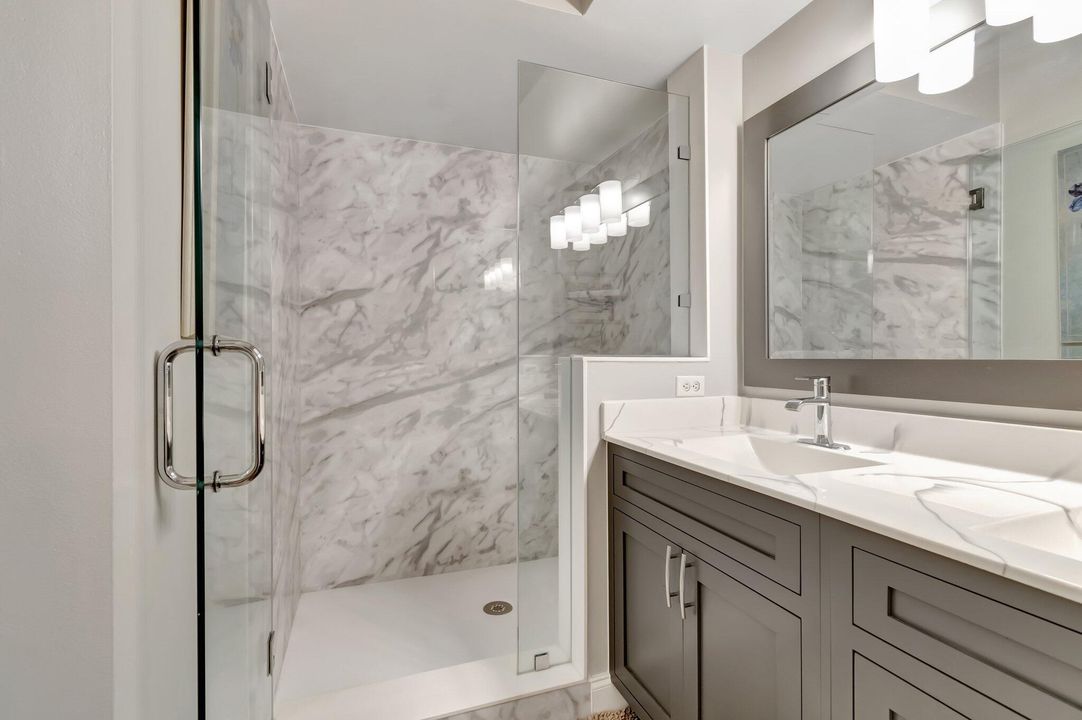 Active With Contract: $3,000 (2 beds, 2 baths, 1131 Square Feet)